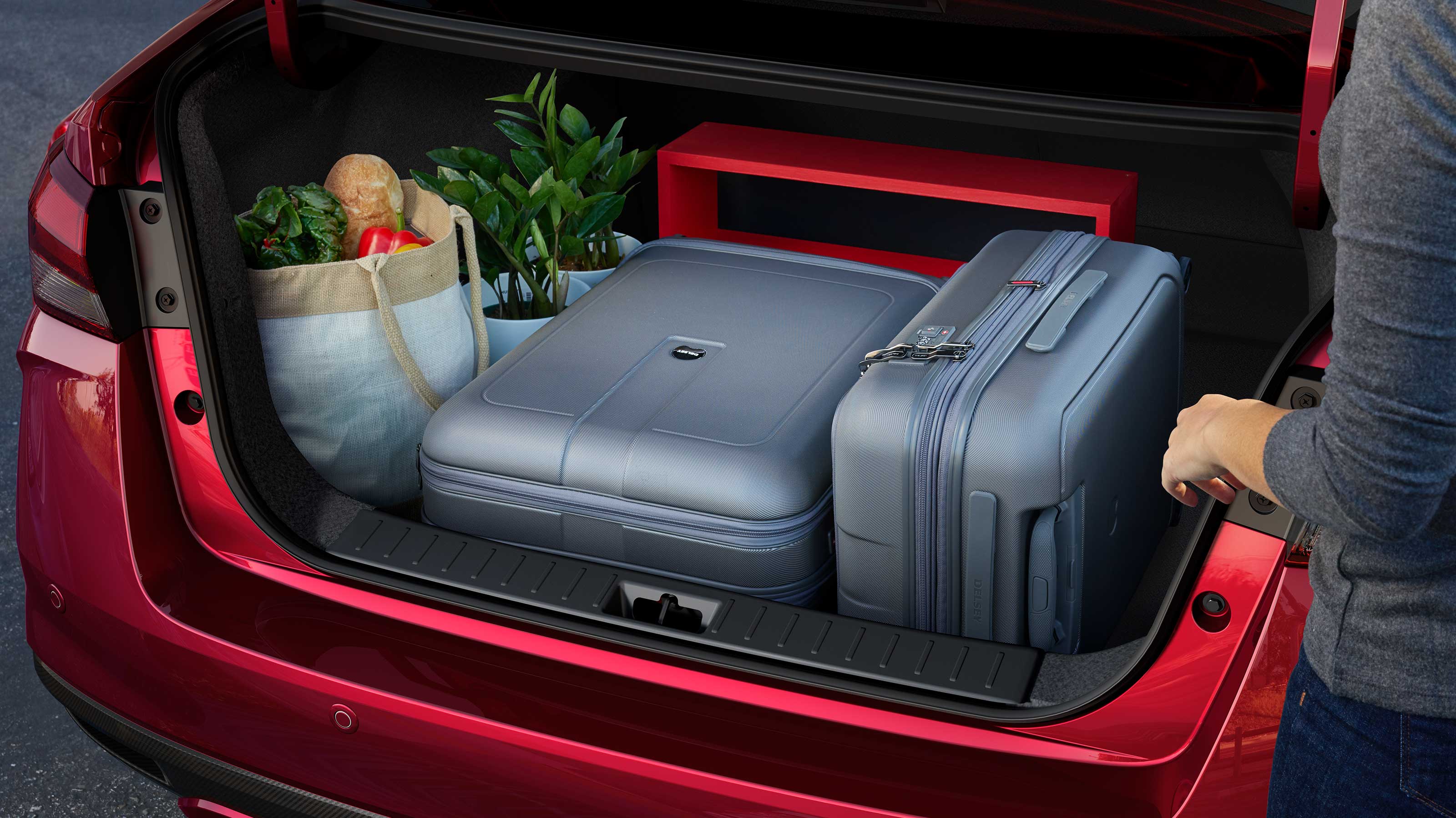 Nissan SUNNY trunk space